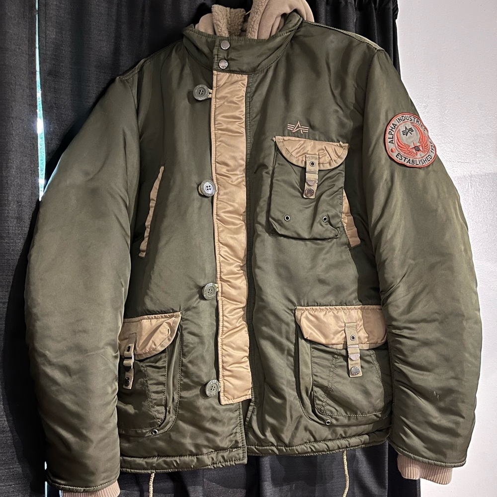 Men’s large army green Alpha Industries parka